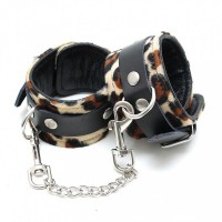 amorable bdsm handboeien luipaardprint