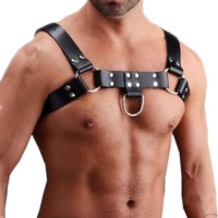BDSM harnas met ringen en schouderbanden voor mannen