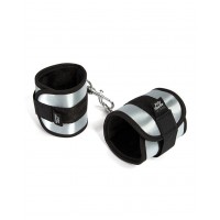 Fifty shades of grey handboeien vastbinden bdsm