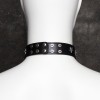 PU leren halsband met sterretjes - zwart achterzijde