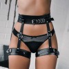 Leren BDSM harnas met dikke beenboeien