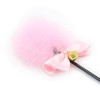 roze zweep met kietelaar