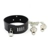 Leren BDSM-harnas met halsband en tepelklemmen